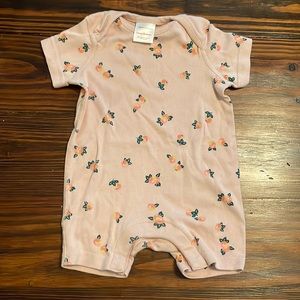 NWOT Hanna Andersson shorty onesie 3-6 month